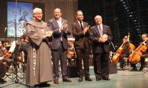 a-escen-ct-x-la-caridad