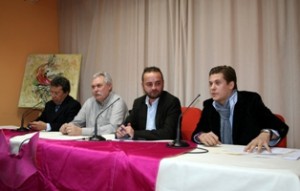 El Rubio se dirige a los asistentes